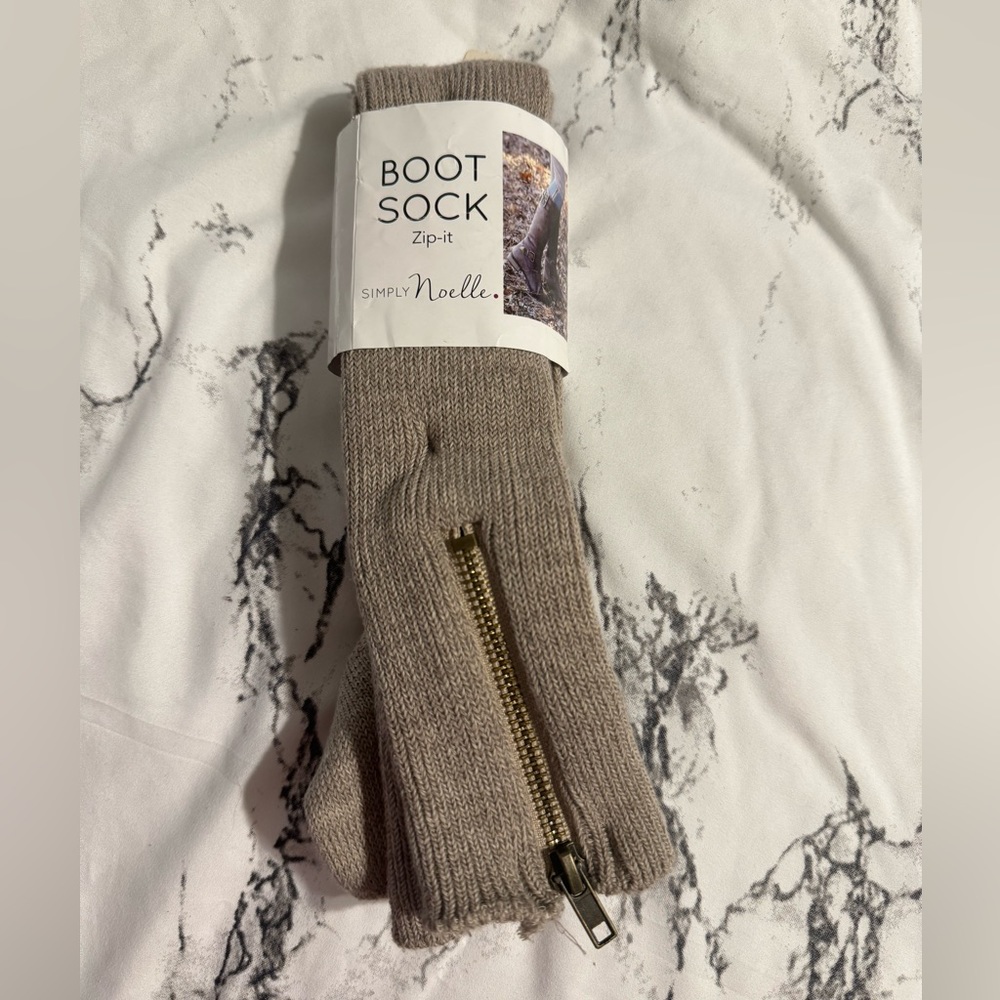 NWT Simply Noelle Boot Socks